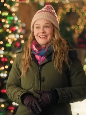 A Merry Little Ex-Mas Alicia Silverstone Green Hooded Jacket