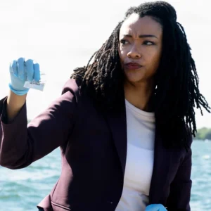 Boston Blue S01 Lena Silver Purple Suit