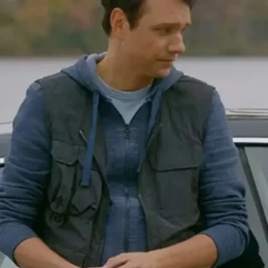 Cobra Kai S03 Daniel LaRusso Black Vest