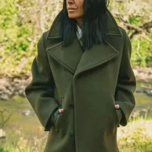 The Celebrity Traitors S01 Claudia Winkleman Green Coat