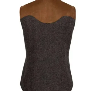 Happy’s Place S02 Reba McEntire Vest Back Look