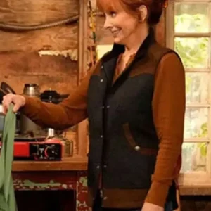 Happy’s Place S02 Reba McEntire Vest Front Look