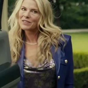 Landman S02 Ali Larter Cropped Leather Jacket Front look