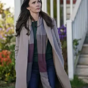 Elizabeth Tulloch Superman and Lois Beige Trench Coat