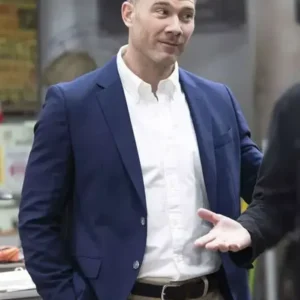 Luke Macfarlane Shifting Gears S02 Blue Blazer Front look