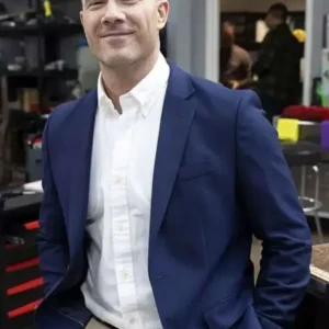 Luke Macfarlane Shifting Gears S02 Blue Blazer Front look