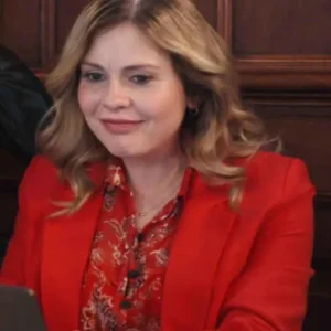 Rose McIver Ghosts S02 Red Blazer