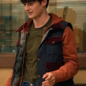 Stranger Things S05 Noah Schnapp Puffer Vest Front Look