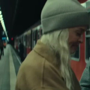 Unfamiliar S01 Susanne Wolff Brown Coat