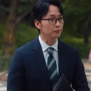 XO Kitty S03 Michael K. Lee Blazer