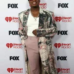 iheart Awards Neyo Long Coat