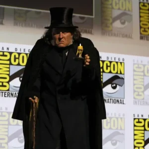 Ebenezer 2026 Johnny Depp Coat