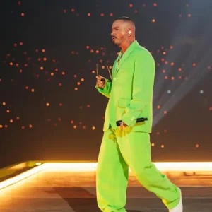 J Balvin Final Show Paris 2026 Green Suit