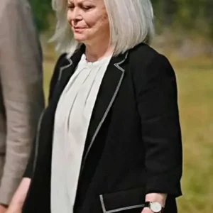 Yellowstone S04 Jacki Weaver Blazer