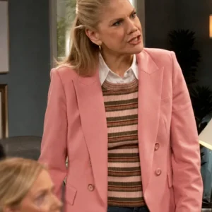 Leanne S02 Kristen Johnston Pink Blazer