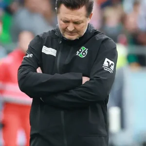 Team Hannover 96 Head Coach 2026 Christian Titz Black Jacket On Sale
